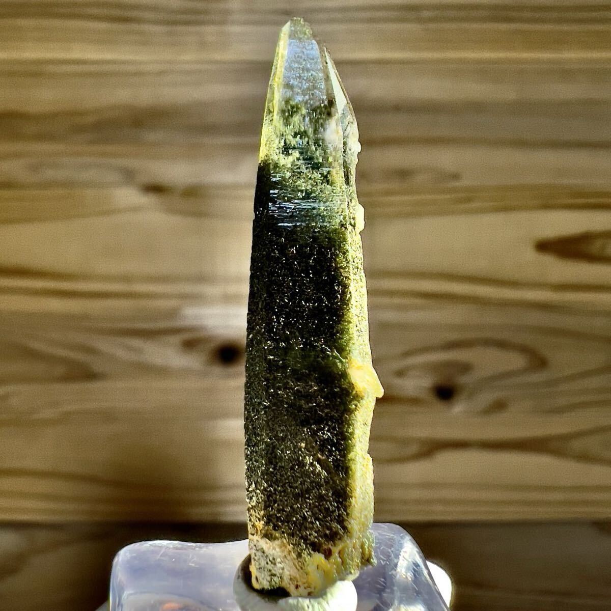 【ガネーシュヒマール】ヒマラヤ水晶 クローライト アクチノライト 角閃石 レインボー 虹 水晶 天然石 原石 鉱物 鉱物標本 標本 鉱石 石 3拍卖