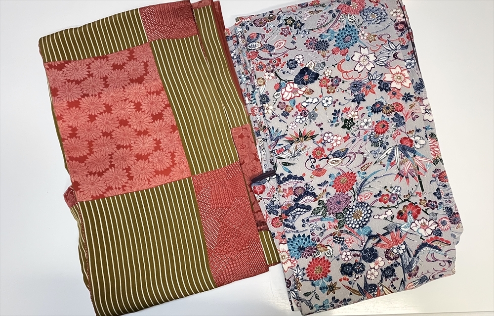 花とら●リサイクル着物 小紋 2枚まとめて 格子 黄土色 縞 江戸小紋 灰紫 草花 型染 ちりめん 251011拍卖