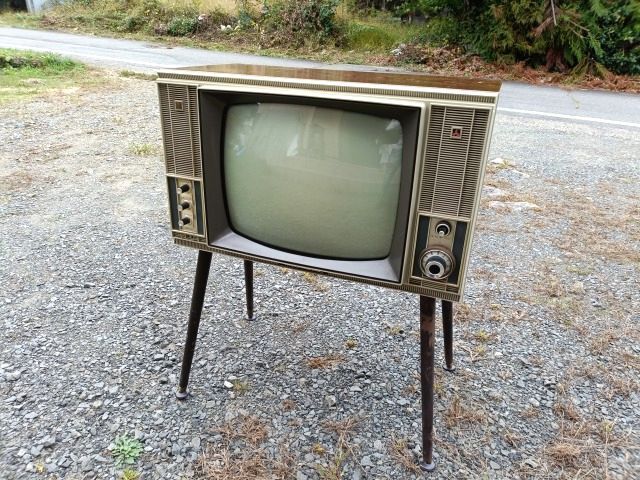 ■昭和家電 三菱テレビジョン受像機 19T-530 脚付き 真空管 テレビ/レトロ TV アンティーク お芝居 小道具 コレクション拍卖