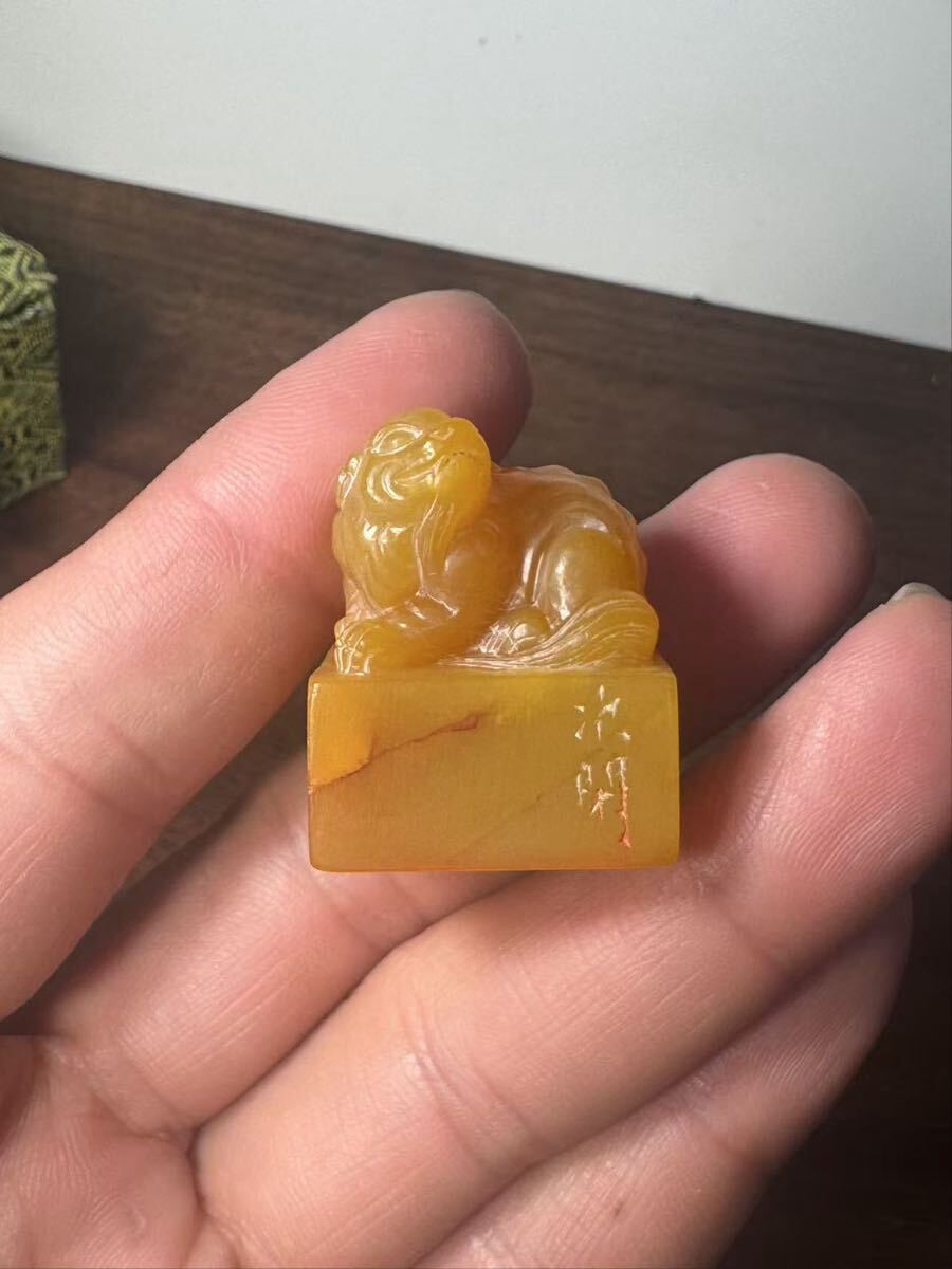 ◆中国美術の 古印材佳品◆名家作 経年時代◆ 書道具 印鑑 寿山石 田黄石次門刻 獅鈕印材 唐物 篆刻 拍卖