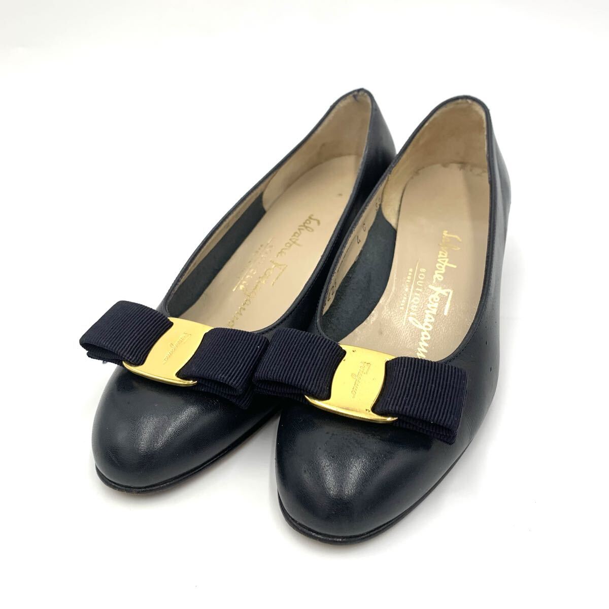 D ▼ イタリア製 '高級婦人靴' Salvatore Ferragamo サルヴァトーレフェラガモ 本革 ヴァラリボン ヒール パンプス 4C 21cm シューズ 拍卖