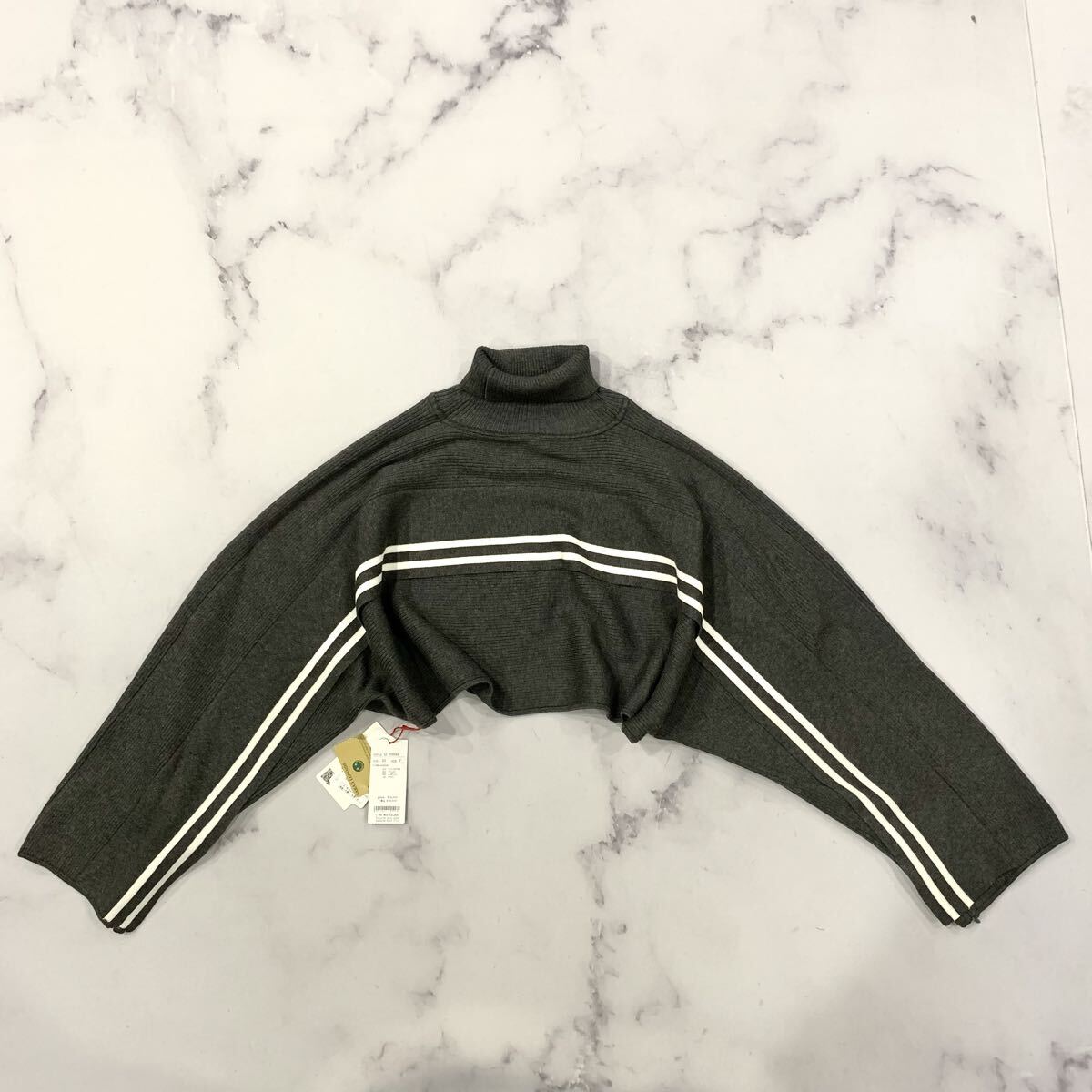 DD ▼ 未使用品 / 定価¥18,000' Dignite Collier ディニテコリエ 長袖 サイドライン 短丈 ショート丈 ニット ワイドリブプルオーバー F拍卖