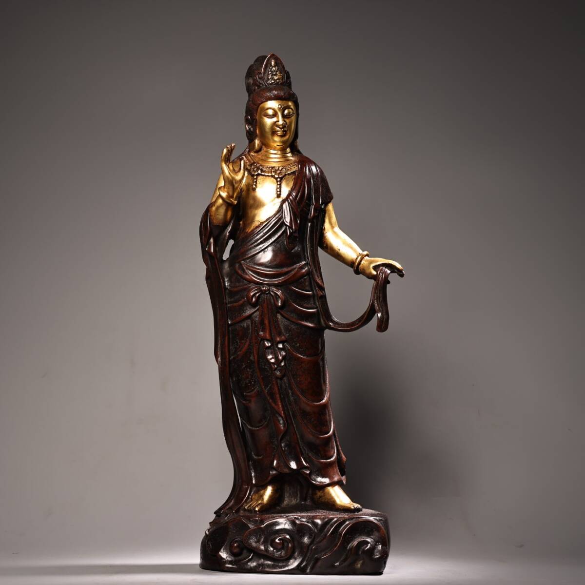 *珍品旧蔵* 清 純銅 紫銅 高レリーフ鏨刻 彫刻塗金駅観音菩薩 仏像 奉納されていた 供養品 銅製 銅器 極細工 中国古玩 骨董品 古美味 H410拍卖