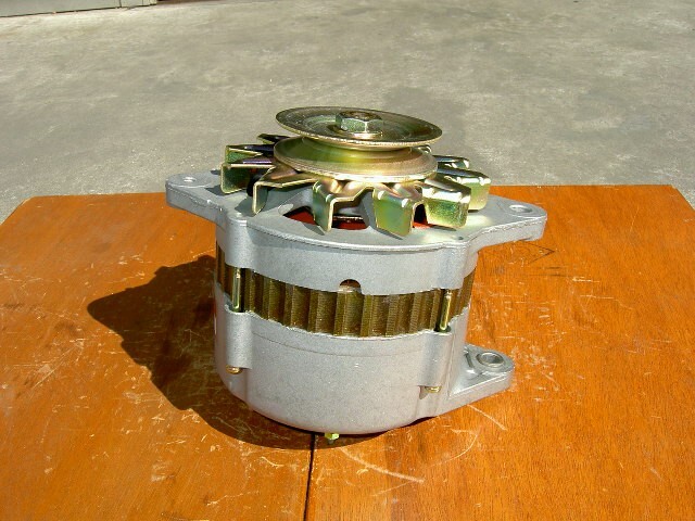 スカイライン RSターボ、DR30用オルタネーター(ダイナモ)リビルト品 LR160-130,LR160-105,23100-R2002,23100-R2000拍卖