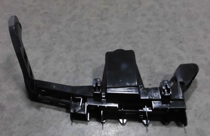 ワゴンRスティングレイMH35SスティングレーMH55Sリアバンパー純正サポート左ホルダー新品ステー ブラケット スティングレィ リヤバンパー拍卖