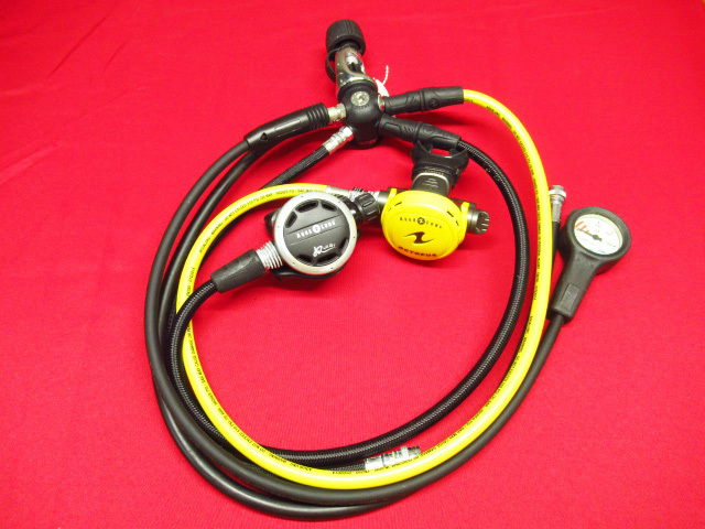 ジャンク AQUALUNG アクアラング レギュレーター オクトパス 凪 NAGI ダイビング 現状品 管理7S1020A-A3拍卖
