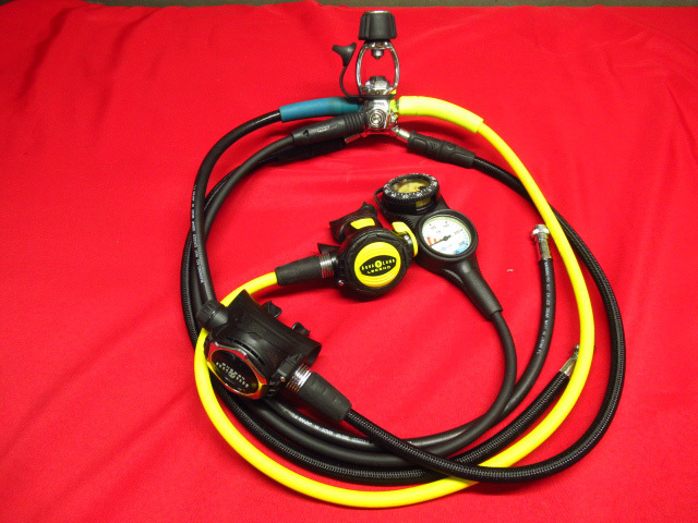 ジャンク AQUALUNG アクアラング LEGEND レジェンド レギュレーター オクトパス ゲージ 管理7S1029D-A7拍卖