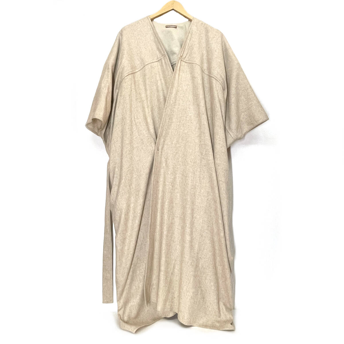 tu142 NEHERA ネヘラ ワンピース レディース ベージュ ※中古拍卖