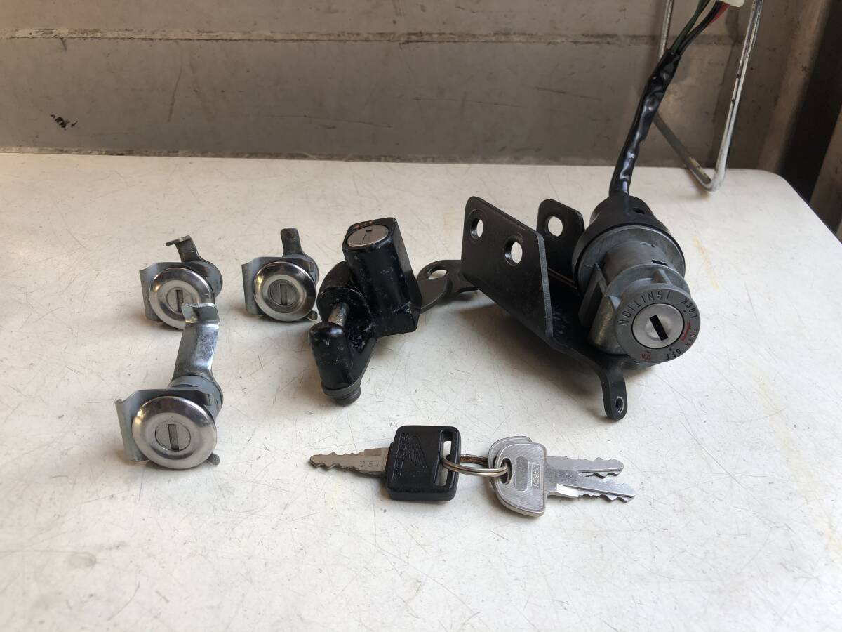 EL)フュージョン初期 1型 純正キー5点 スペアキー2本付き 送料600円 拍卖