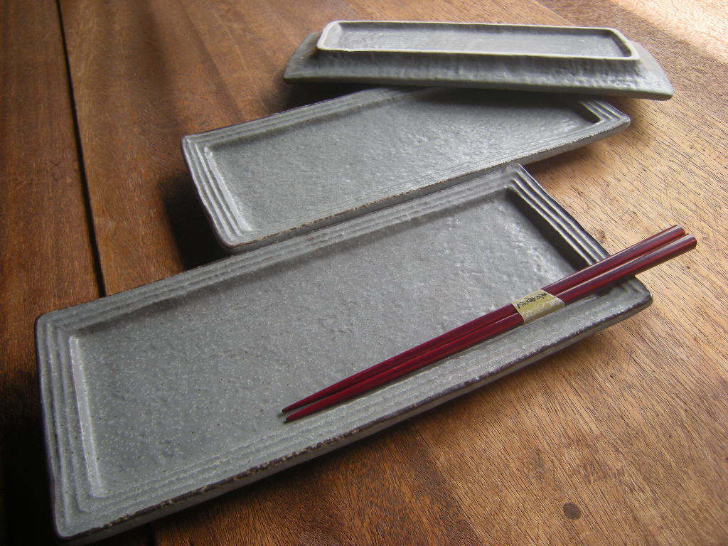 睦◎美濃焼【新品・未使用】リム シルバーグレー 銀鼠 さんま皿 焼物皿 長皿(28.5㎝x12.5㎝x2.5㎝)1枚から *お勧め*新作*拍卖