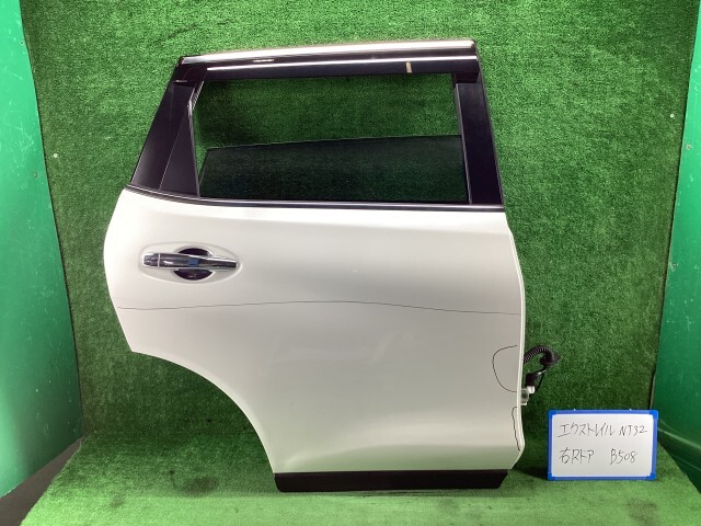 エクストレイル DBA-NT32 右リアドア 20X 4WD 5人拍卖
