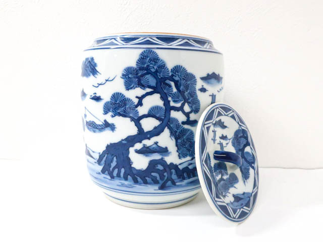 《京都一輝堂》【茶道具】 染付水指 京焼 松紋 r7d10-17拍卖