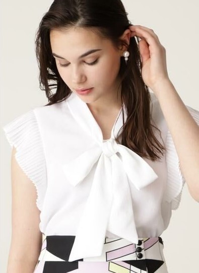 PINKY&DIANNE ピンキーアンドダイアン プリーツスリーブ楊柳ブラウス拍卖