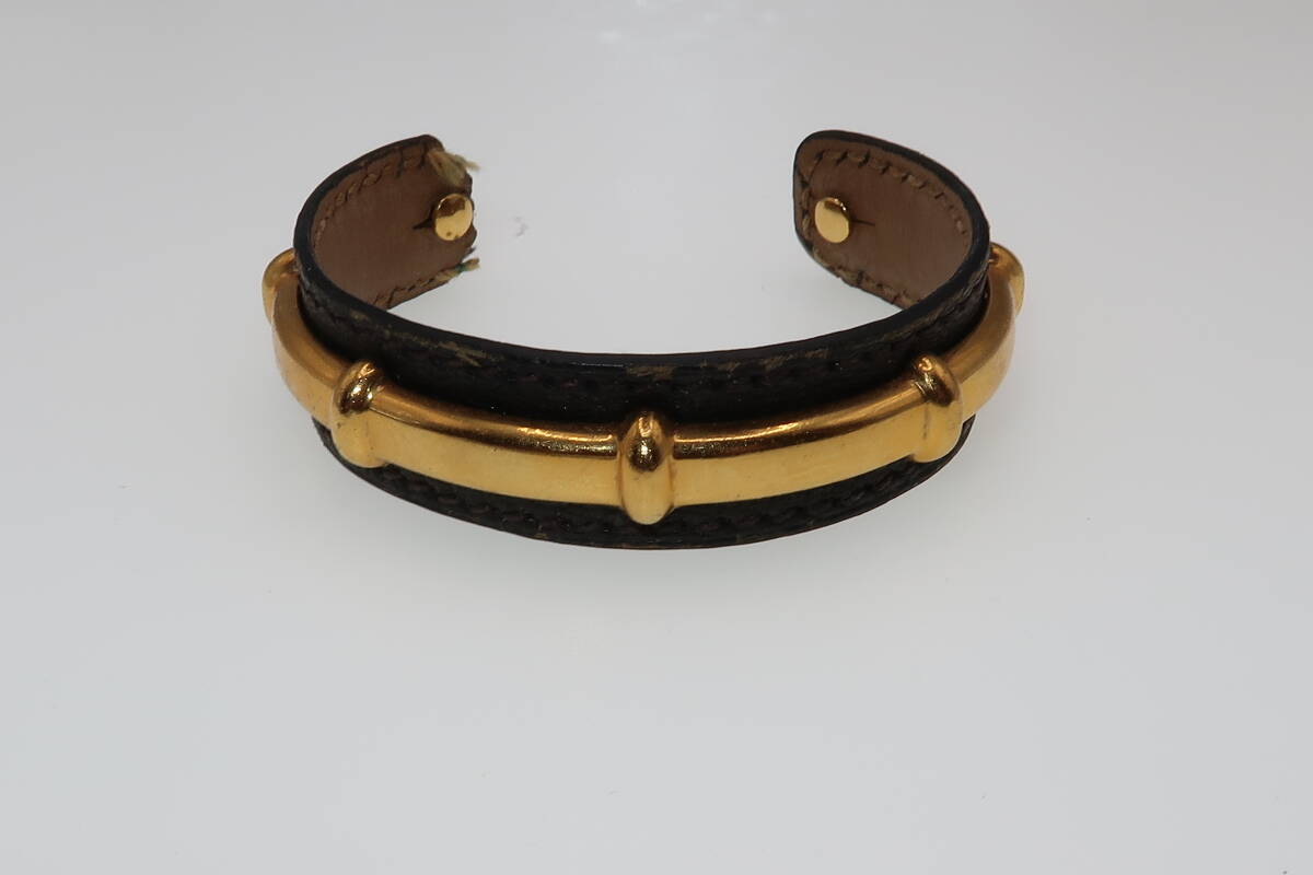 ★☆HERMES エルメス アガタ レザー ゴールド金具 バングル 難あり☆★拍卖