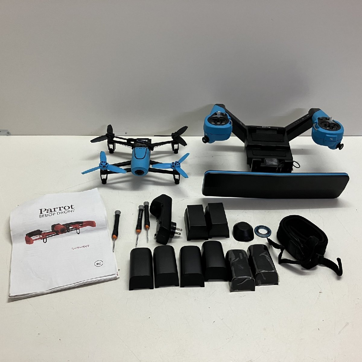 ◆ 【ジャンク品】 Parrot パロット ドローン 本体 バッテリー コントローラーなど 付属品あり 動作未確認 型番不明 現状品 3.4kg拍卖