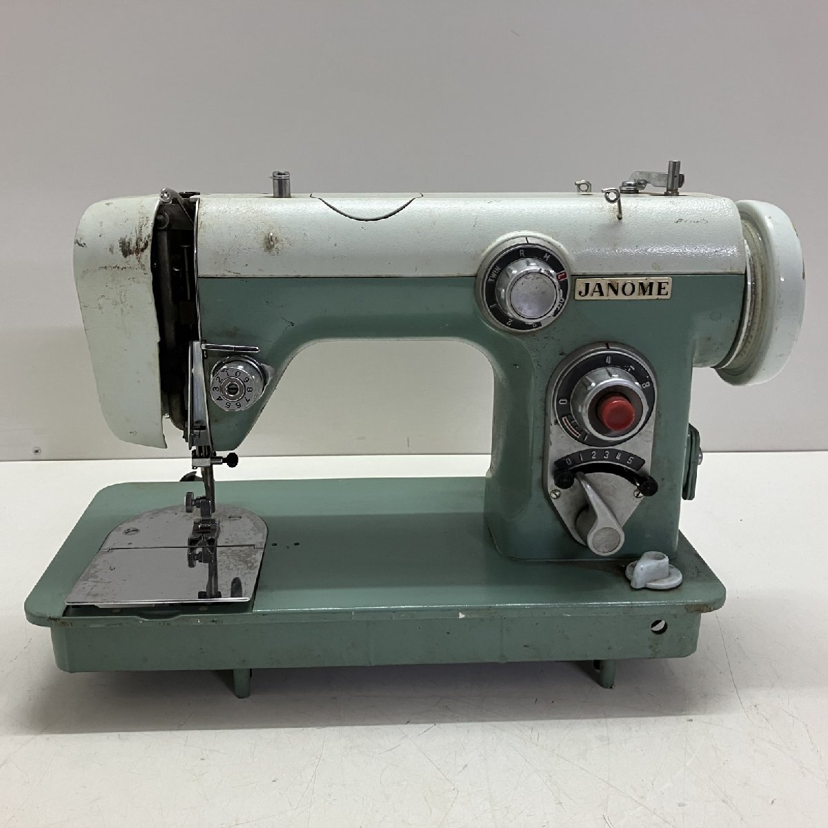 ◆ 【ジャンク品】 JANOME ジャノメ ミシン 本体のみ ハンドクラフト 手芸 手工芸 通電/動作未確認 670 現状品 8.5kg拍卖