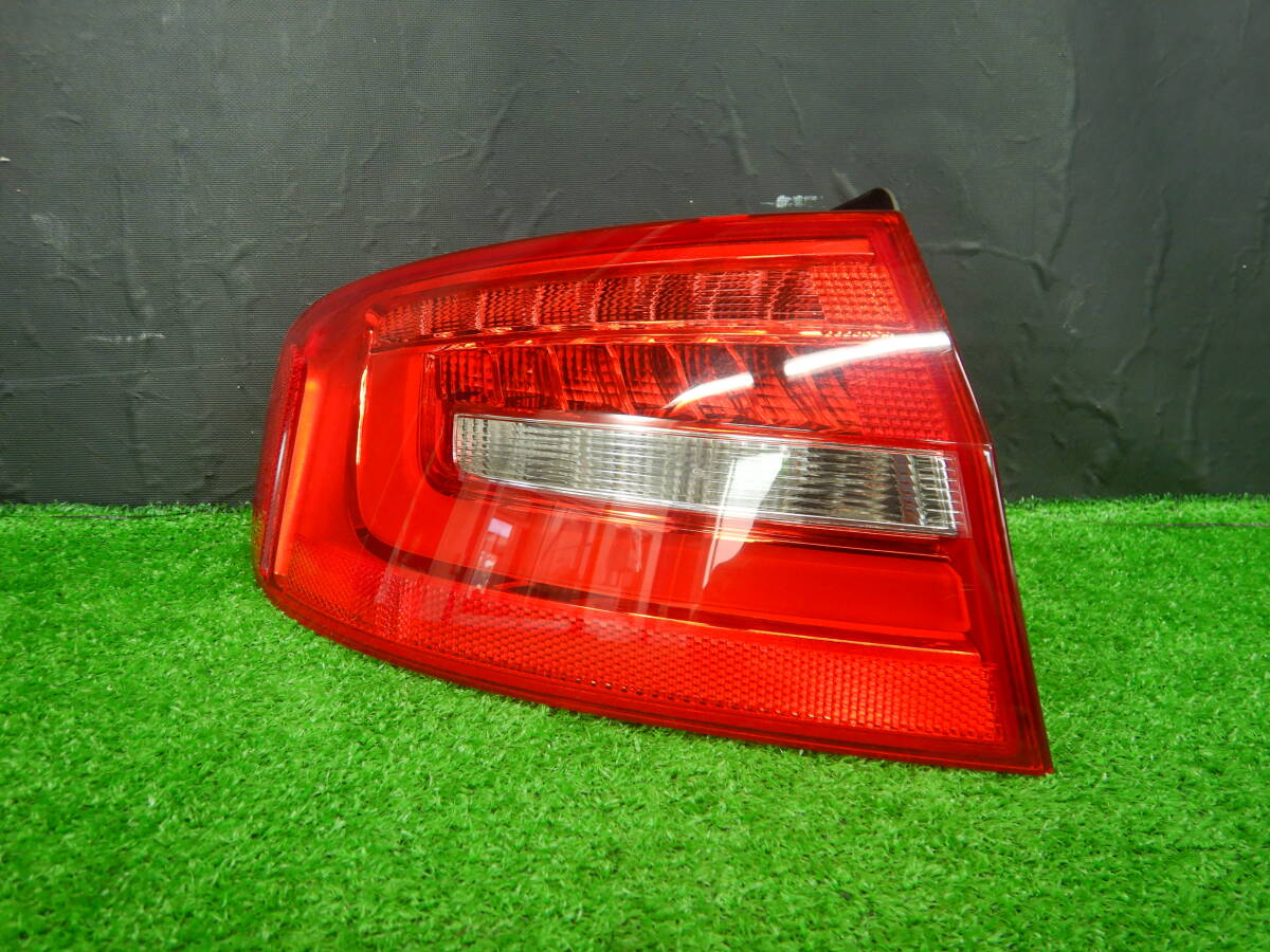 16B】アウディ A4 2.0T DBA-8KCDN 左テール HELLA 8K5 945 095 AC【送料記載】【508200】拍卖