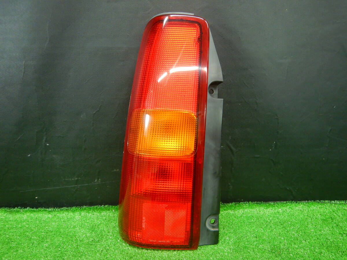 16A】ジムニー JB23W 左テール 35670-81A00 コイト 220-32081 【508267】拍卖