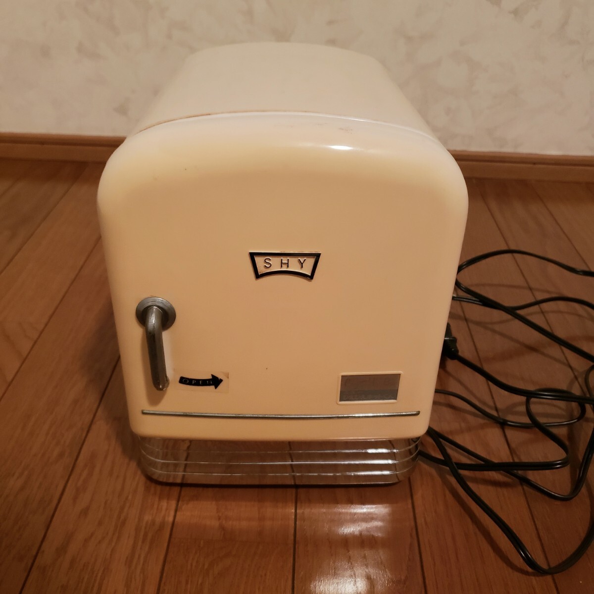 ひえひえホットくん 冷温庫 ポータブル冷温蔵庫 コンパクト 家電 通電確認済み ACアダプター付き インテリア拍卖