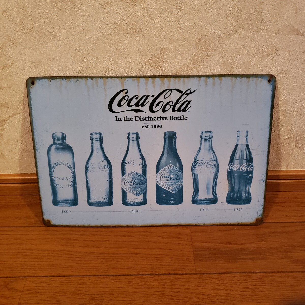 ブリキ看板 コカ・コーラ Coca-Cola ボトルの変化 アメリカン雑貨 約20×30cm メタル プレート 看板 雑貨拍卖