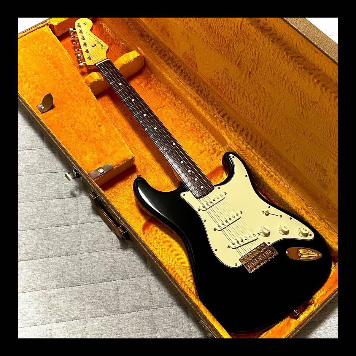 ★美品 Fender USA American Vintage Stratocaster Thin Lacquer 62 Black Gold hardware (2001〜2012) Fender CS FAT50' ピックアップ搭載拍卖