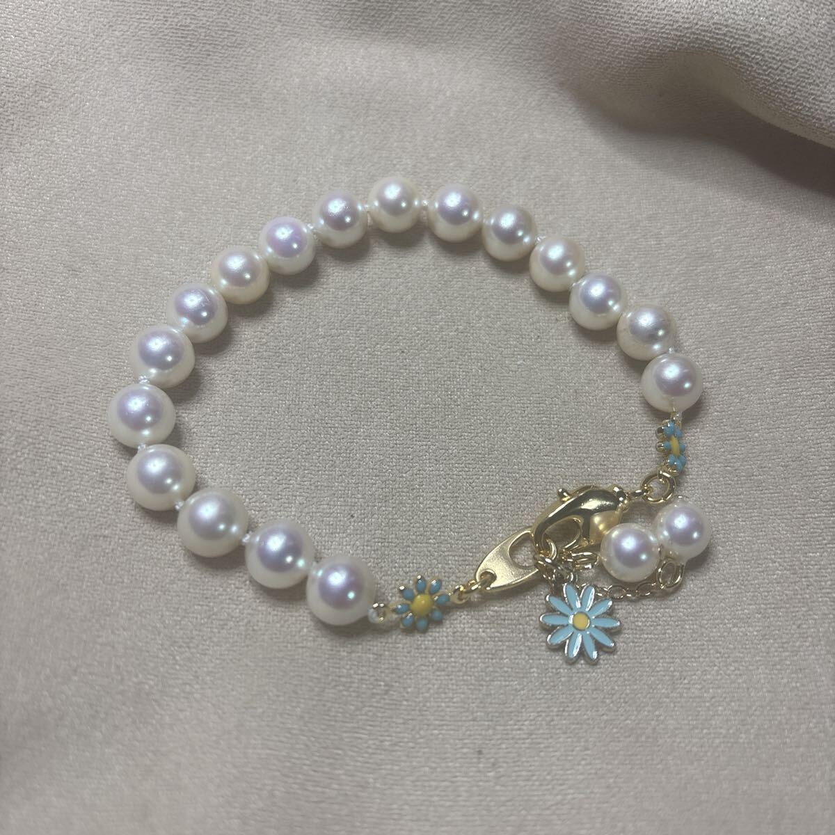 上質貝パール8ミリのターコイズブルーのお花を合わせたブレスレット拍卖