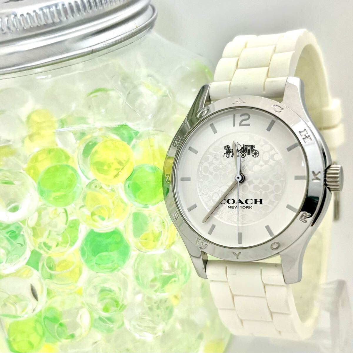 【外観美品/新品電池】 COACH コーチ シグネチャー レディース 腕時計 シルバー ホワイト CA.79.7.95.1260 純正ベルト拍卖