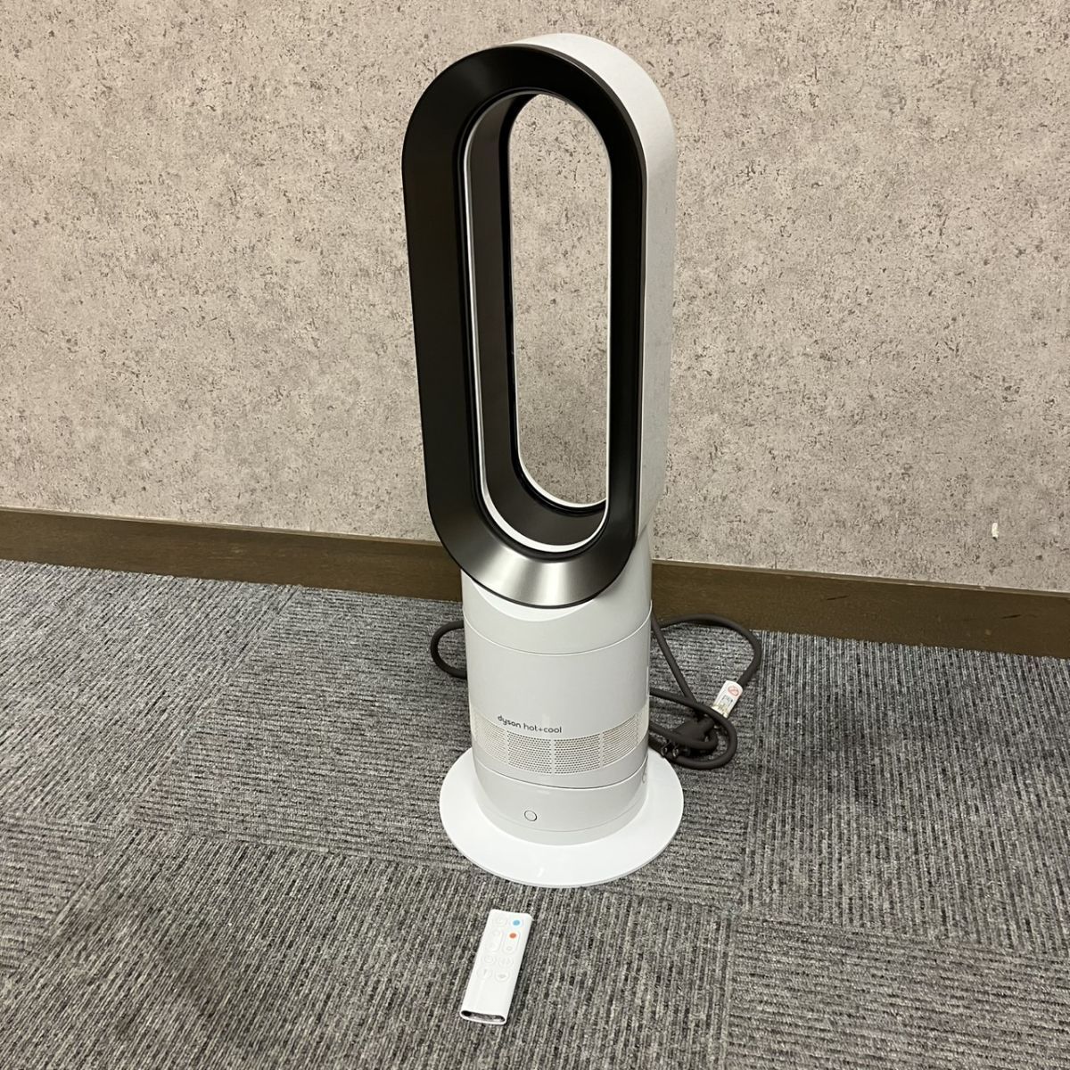 〇R006-P4-949 dyson ダイソン hot+cool ホット&クール AM09 セラミックファンヒーター 扇風機 2022年製 ホワイト リモコン付き 通電OK OA拍卖