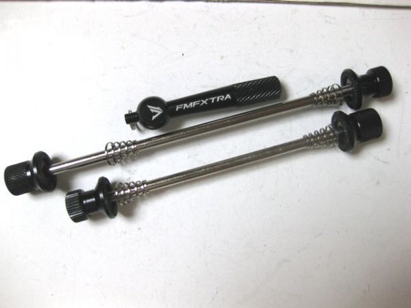 スチール製スキュワー クイックリリース クイックレバー ロードバイク用100/130ー135mm 黒 新品 郵送可拍卖