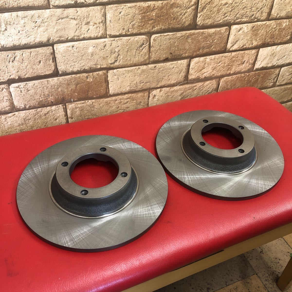 ベレット、117クーペHM初期モデル用ブレーキローター2枚セットです。拍卖