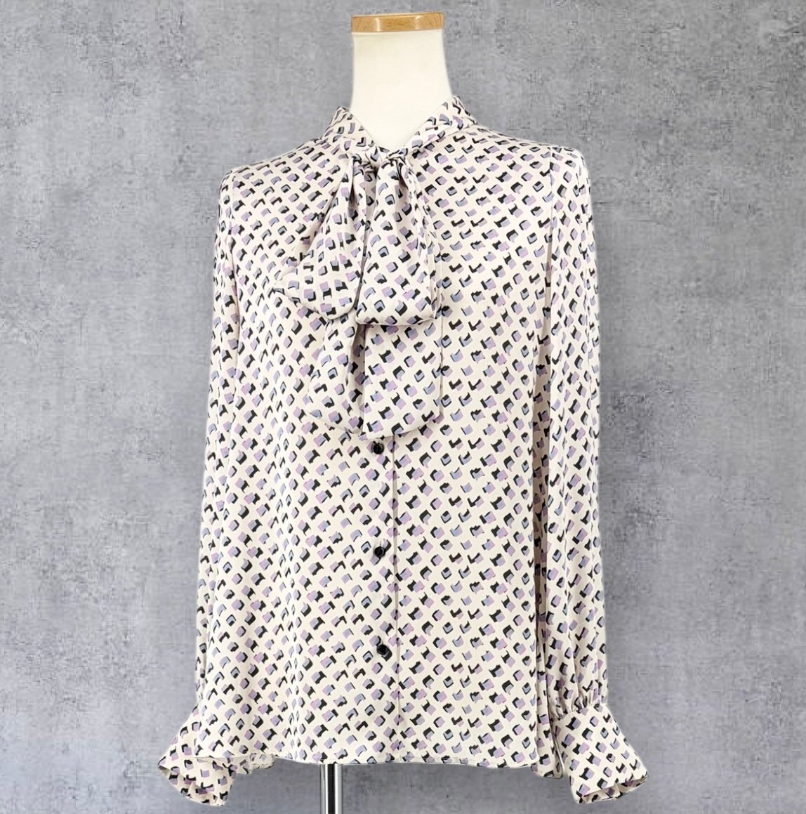 23ss ANAYI アナイ 「カラー ジオメトリック ボウ ブラウス」 長袖 総柄 サテン シャツ 102317-13-510 38/M アイボリー 日本製 定価¥29700拍卖