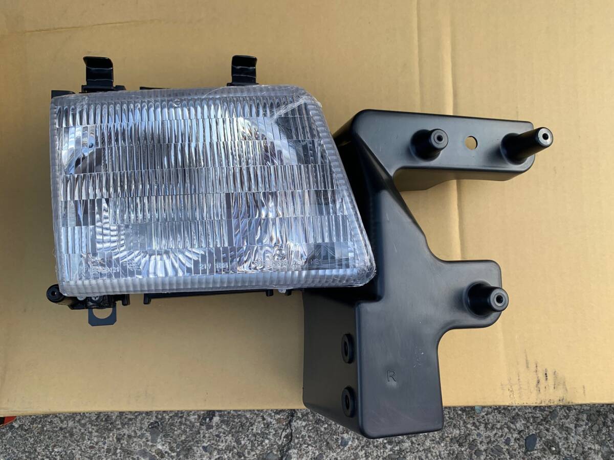 新品 業販OK 送料無料 98-03 ダッジバン ヘッドライト 左右セット拍卖