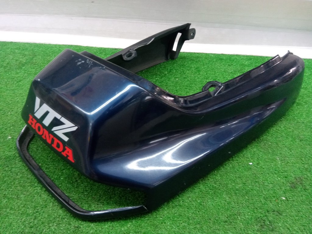 ★中古品★HONDA ホンダ 純正 VTZ250 テールカウル リアカバー 割れ有り 77210-KV0-000【他商品と同梱歓迎】拍卖