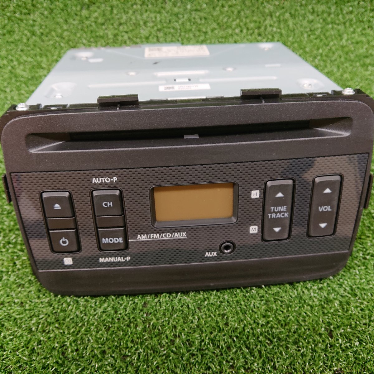★中古品★スズキ純正 カーオーディオ CDデッキ AM/FM 39101-74P00 本体のみ【他商品と同梱歓迎】拍卖