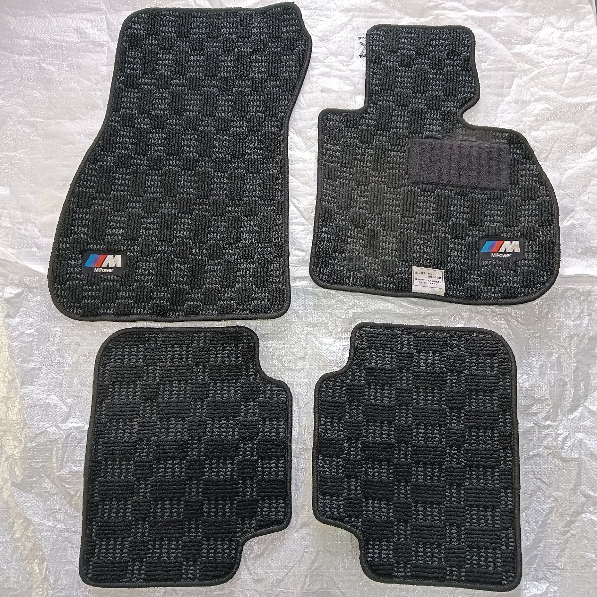 ★中古品★フロアマット / BMW X1 F48 4枚セット 純正【他商品と同梱歓迎】拍卖