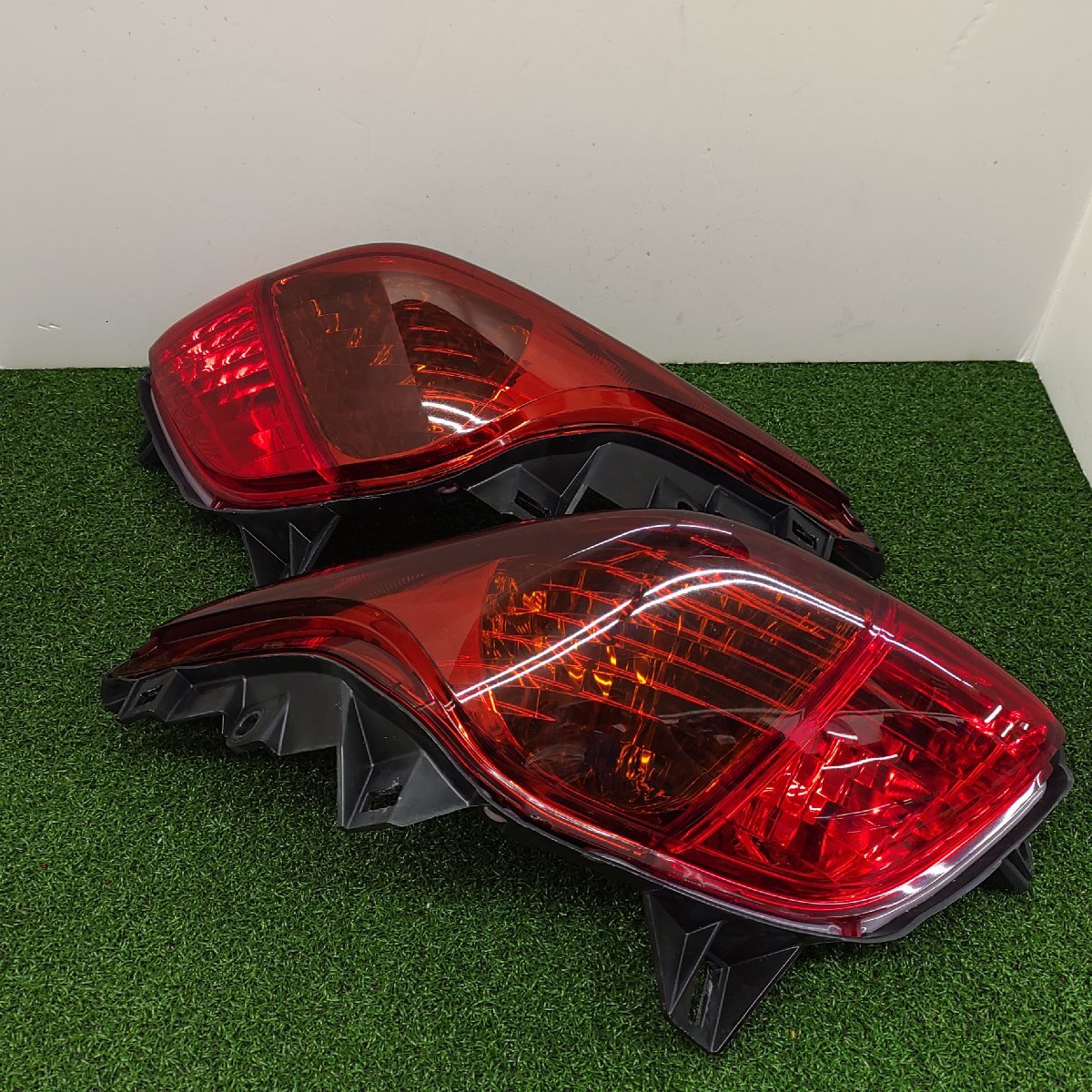 ★中古品★ホンダ フォルツァ MF08 純正 テールランプ STANLEY P4418L/R【他商品と同梱歓迎】拍卖