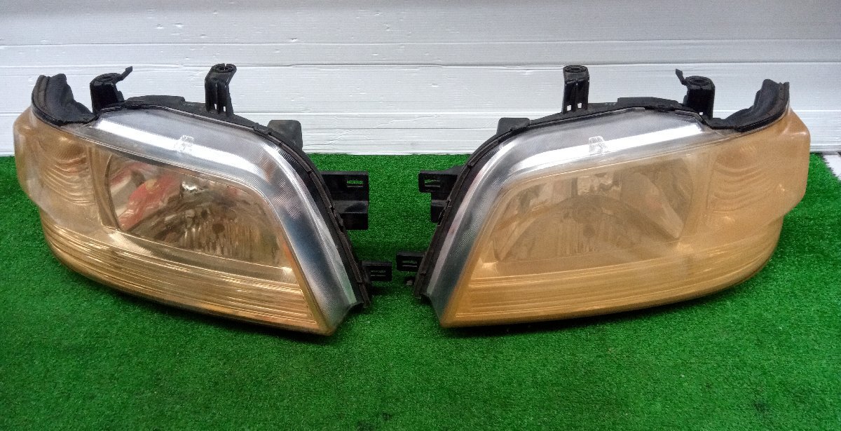 ★中古品★日産 NISSAN キューブ AZ10 ヘッドライト 左右 KOITO 100-63613 【他商品と同梱歓迎】拍卖