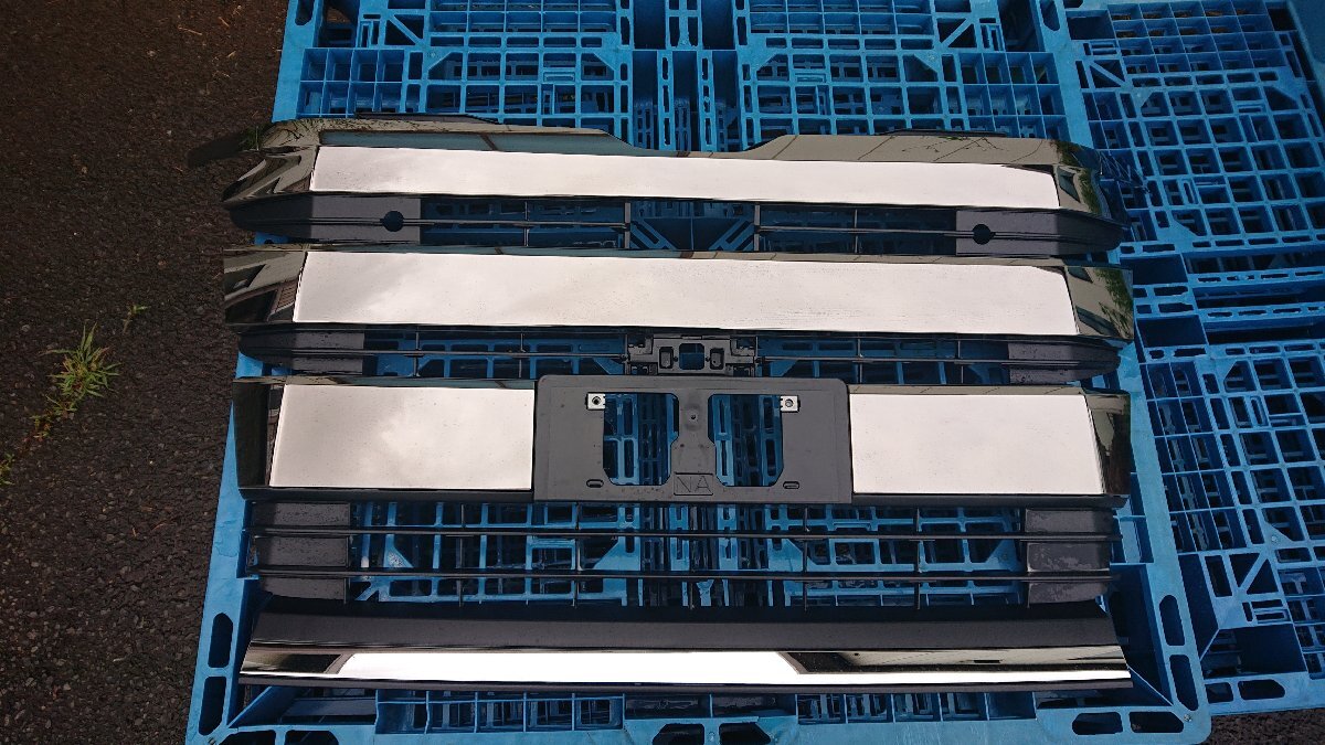 ★中古品★トヨタ 90 ノア フロントグリル 53111-V1020【他商品と同梱歓迎】拍卖