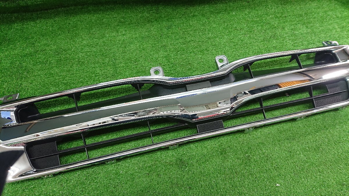 ★中古品★フロントグリル TOYOTA ハイエース 200系 純正 メッキグリル 53152-26020【他商品と同梱歓迎】拍卖