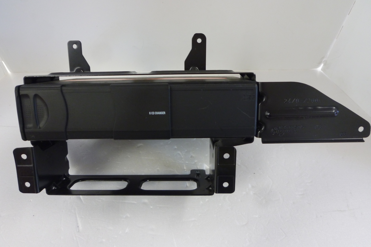 ★ジャンク品★E90/91 3シリーズ 純正 6連装CDチェンジャー マガジン付き 65.12-6 986 077-01【他商品と同梱歓迎拍卖