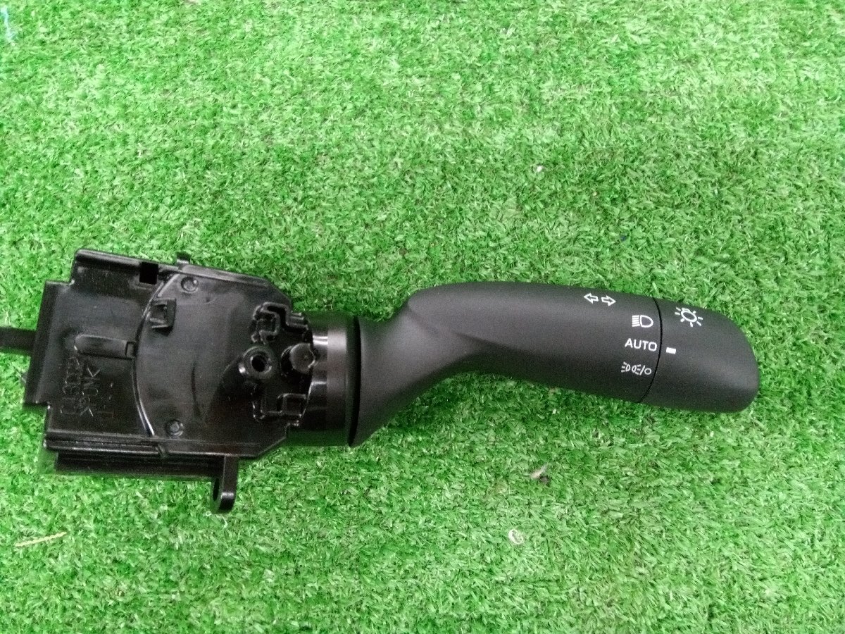 ★新車外し品★トヨタ 純正 ヤリスクロス MXPB10 ウインカースイッチ フ ディマースイッチ 300ランクル ハリアー 【他商品と同梱歓迎】拍卖