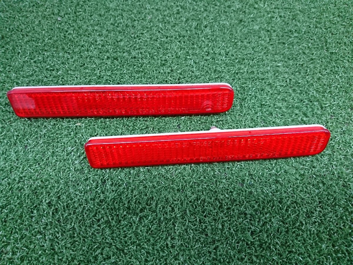 ★中古品★スズキ リアバンパーリフレクター 左右セット TOKAIDENSO 35950-70K0 スペーシアハスラーワゴンRソリオ【他商品と同梱歓迎】拍卖