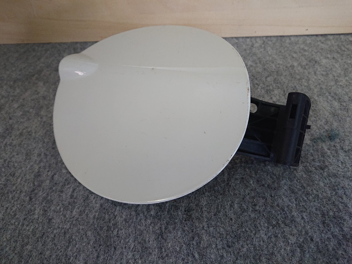 ★中古品★BMW 120i E87 1シリーズ  フューエルリッド 給油口フタ 蓋【他商品と同梱歓迎】拍卖