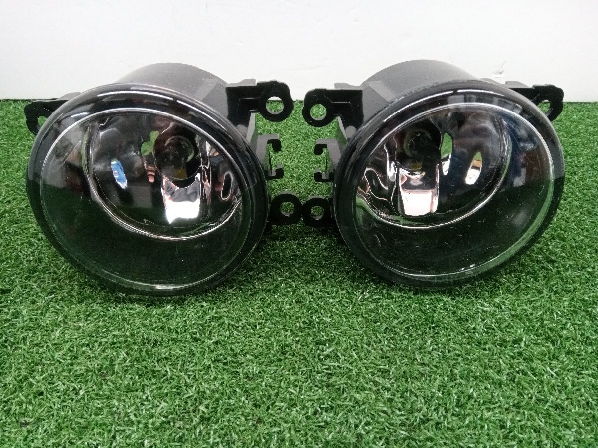 ★中古品★メーカー不明 フォグランプ 左右セット 89210094 点灯OKでした レンズ約9cm 適合車種不明【他商品と同梱歓迎】拍卖