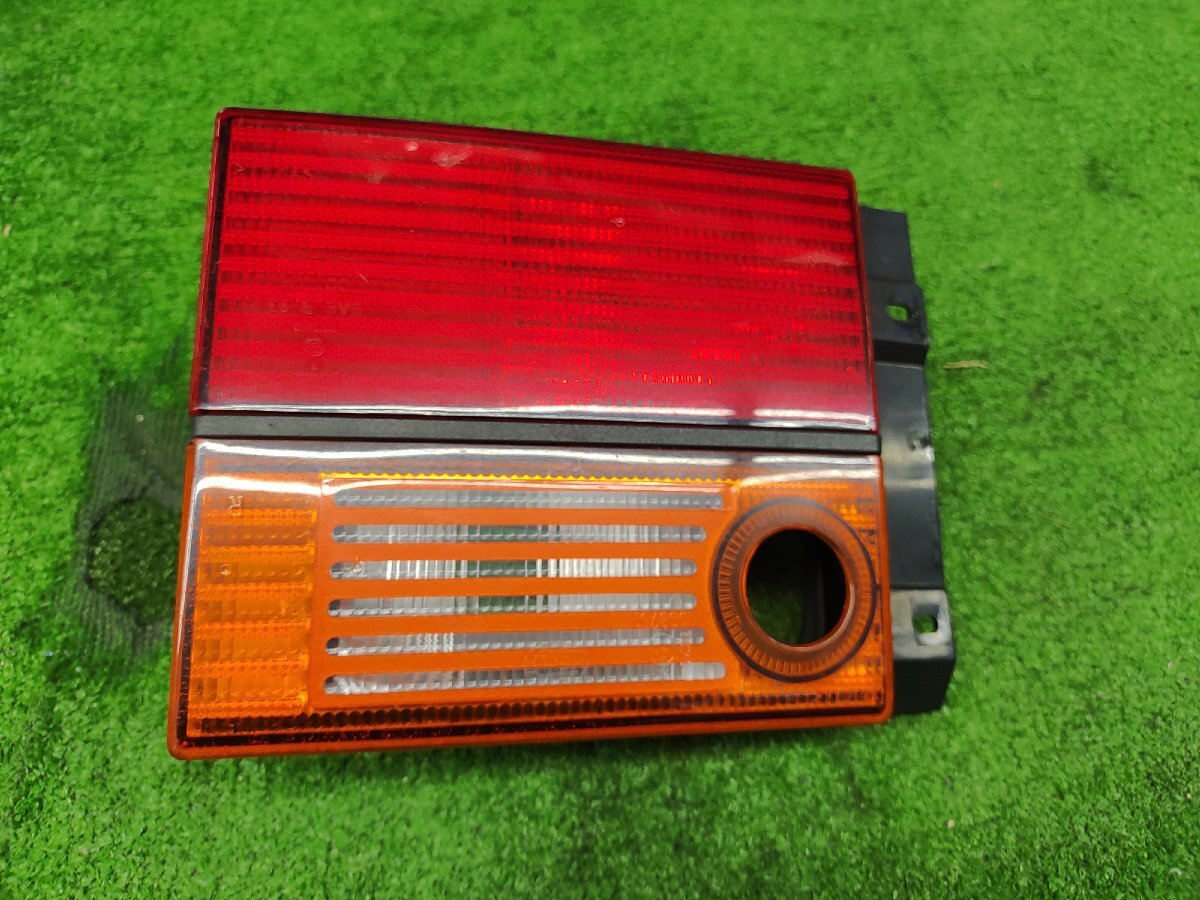 ★中古品★VW ワーゲン 純正 フォルクスワーゲン ヴェント 右テールランプ 品番 1H5945108A【他商品と同梱歓迎】拍卖