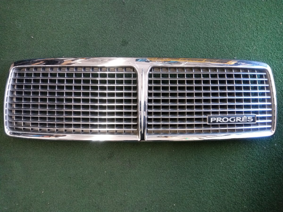 ★ジャンク品★TOYOTA トヨタ プログレ 純正 フロントグリル 9-74137-91010 取り付けツメ欠損 ウォールナット【他商品と同梱歓迎】拍卖
