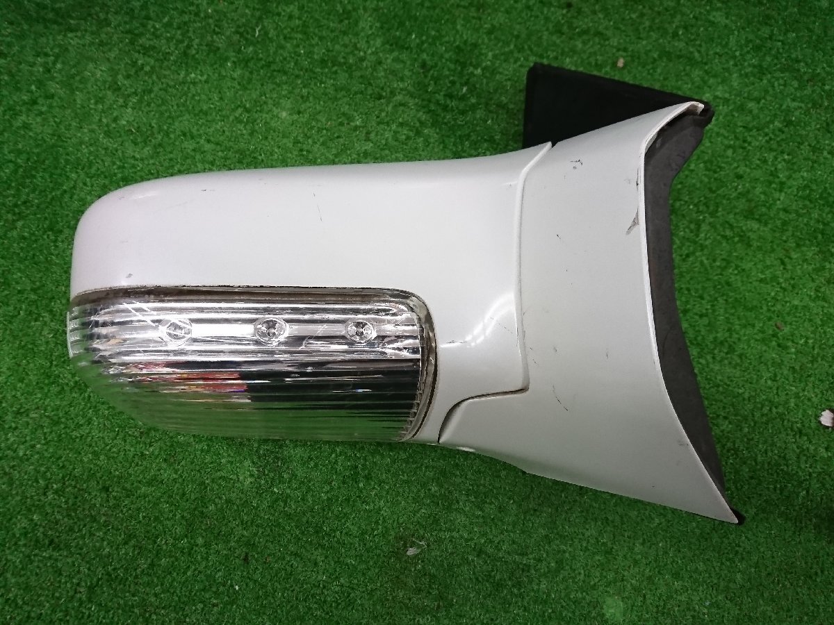 ★中古品★日産 NISSAN 純正 E51 エルグランド ウインカー ドアミラー サイドミラー 右 右側 【他商品と同梱歓迎】拍卖