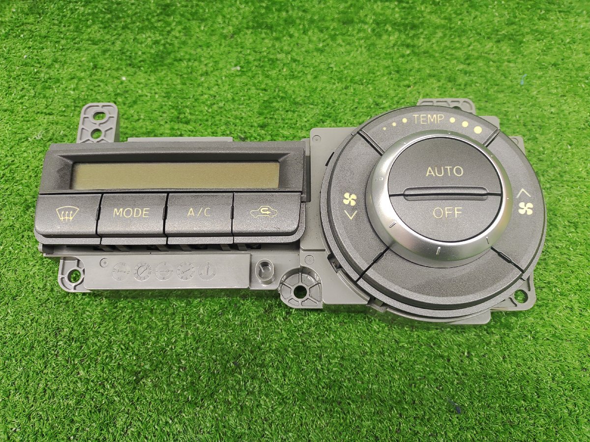 ★中古品★DAIHATSU ダイハツ タント L385S 純正 エアコンパネル 75D682 エアコンスイッチパネル 【他商品と同梱歓迎】拍卖