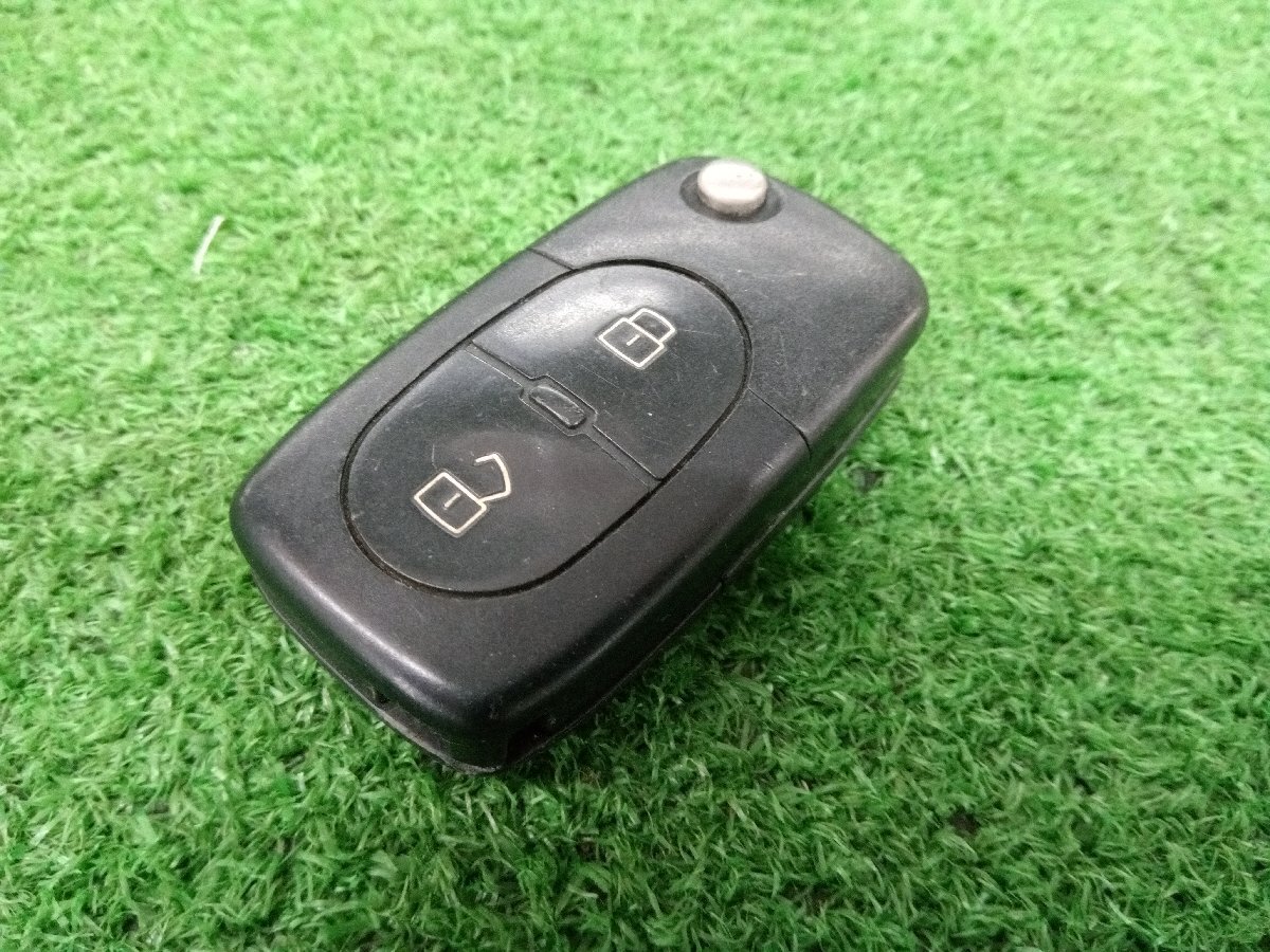 ★中古品★AUDI アウディ スマートキー ジャックナイフ形 動作未チェック 【他商品と同梱歓迎】拍卖