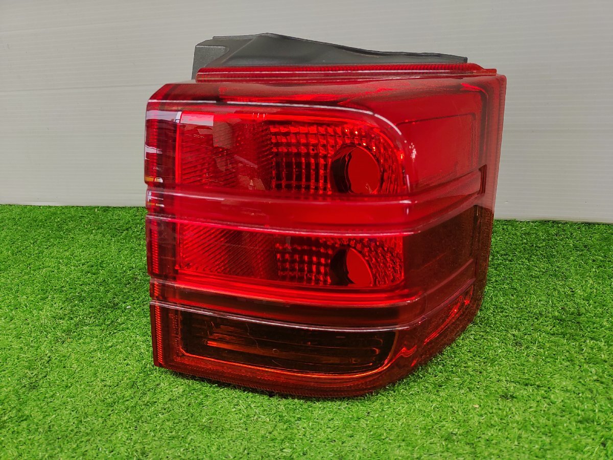 ★中古品★ホンダ モビリオスパイク GK1 純正 右側 右 テールライト テールランプ テールレンズ ICHIKOH D024A R 【他商品と同梱歓迎】拍卖